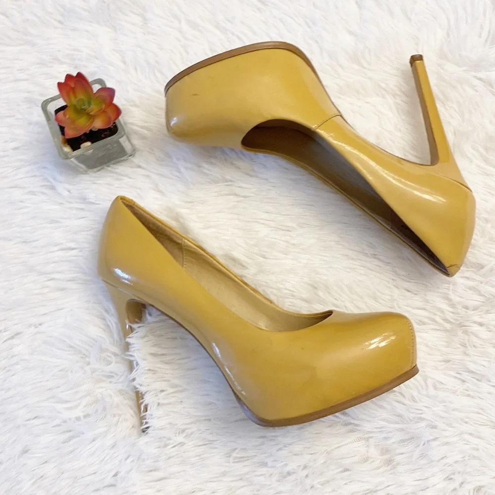 ANTHROPOLOGIE | Kelsi Dagger Tan Patent Leather Platform Heels women size 8